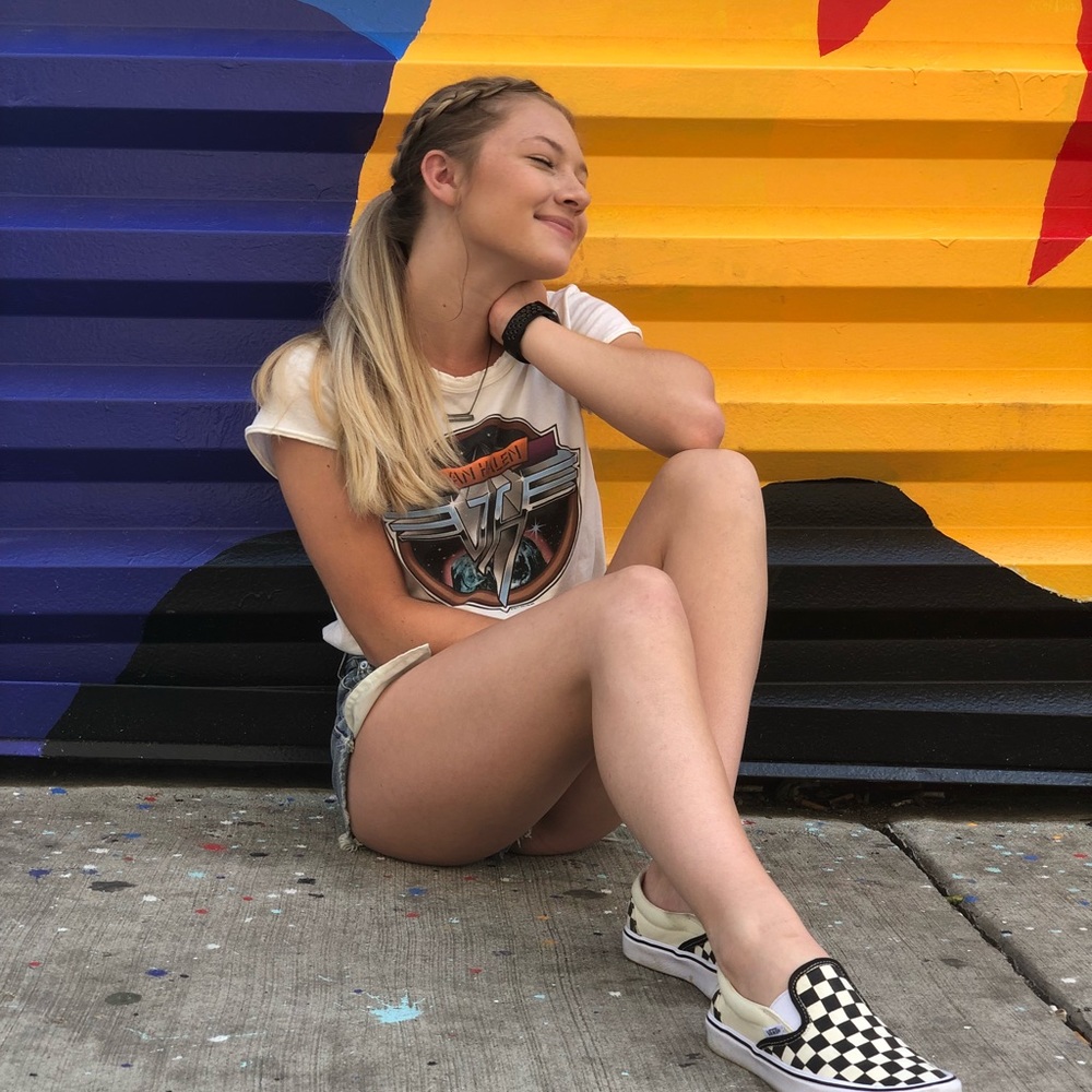 Meet your Posher, Alyssa